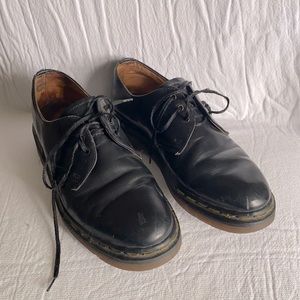 Dr. Martens 3 hole black leather